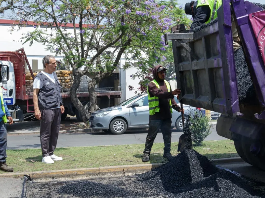 Refuerza Pepe Chedraui acciones de bacheo para mejorar seguridad vial en la capital
