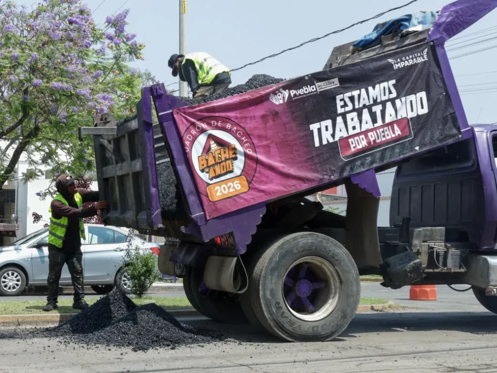 Refuerza Pepe Chedraui acciones de bacheo para mejorar seguridad vial en la capital