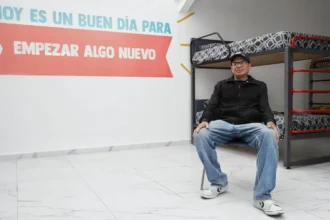 Reintegra DIF Puebla Capital a usuario del Dormitorio Municipal con su familia