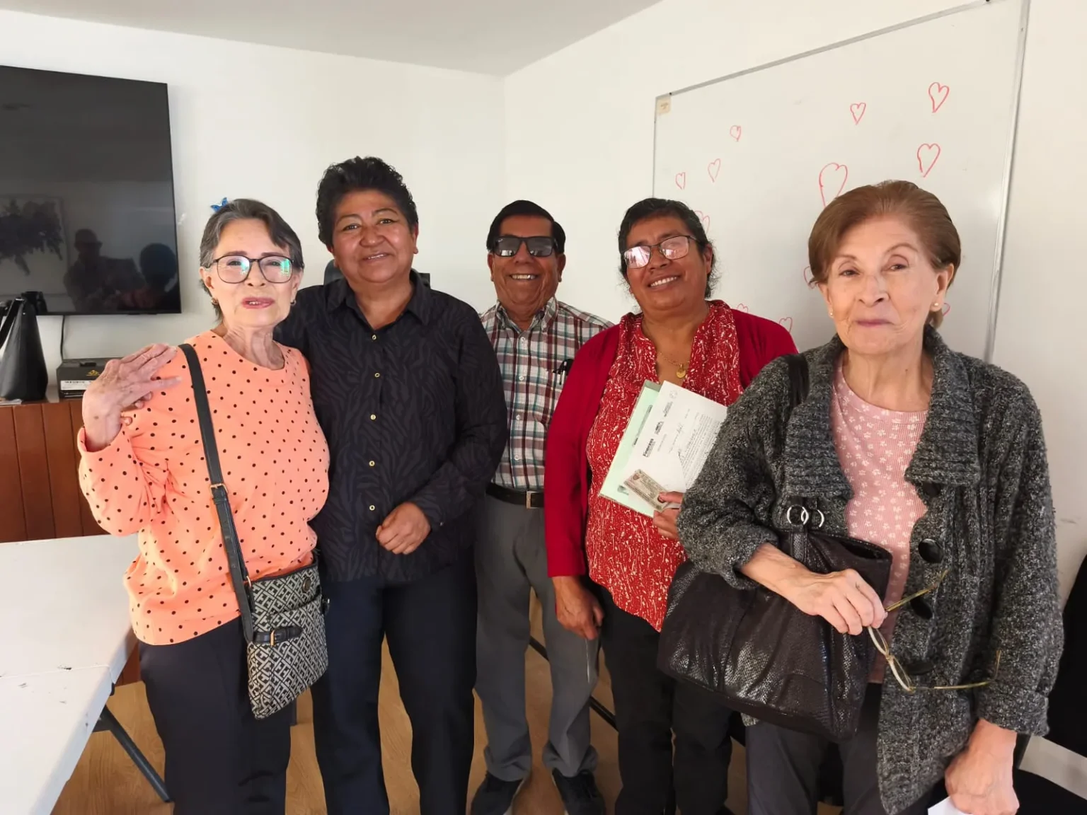 Sindicato de burócratas entrega premios al “Mérito para el Personal Jubilado”