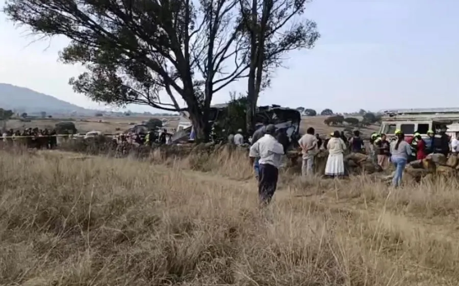 Tragedia en Querétaro mueren 9 tras choque de autobús