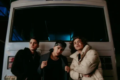 Trex lanza a su estilo y en español a ritmo de cumbia “Ángeles”.