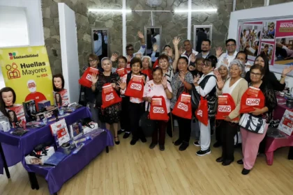 Renueva DIF Puebla Capital y OXXO “Taller de Cortes y Peinado” para personas adultas mayores