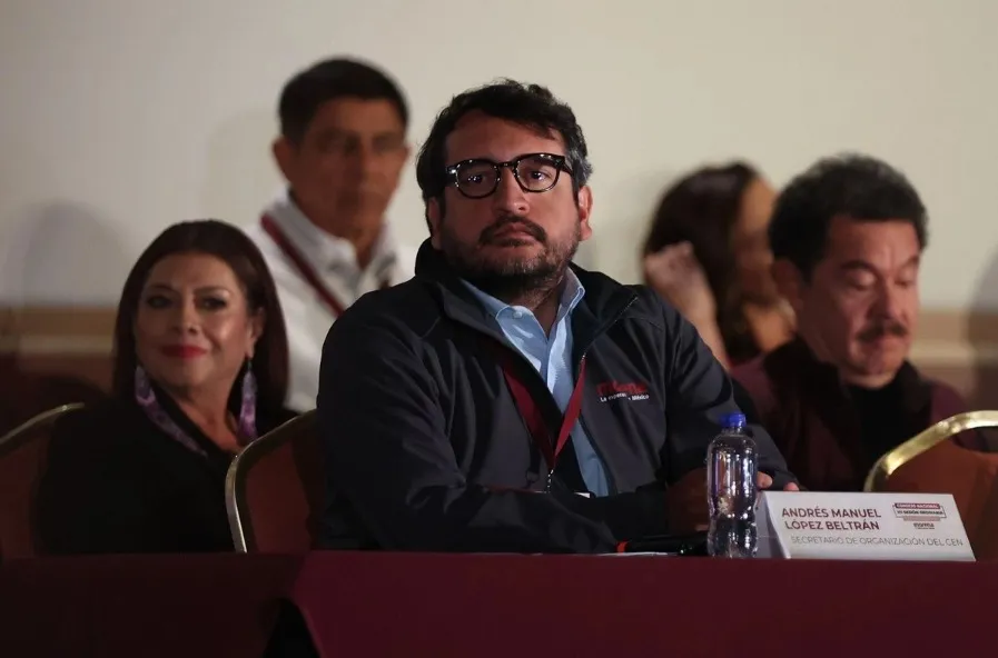 Andrés López Beltrán renuncia a la Secretaría de Organización de Morena y busca diputación en Tabasco
