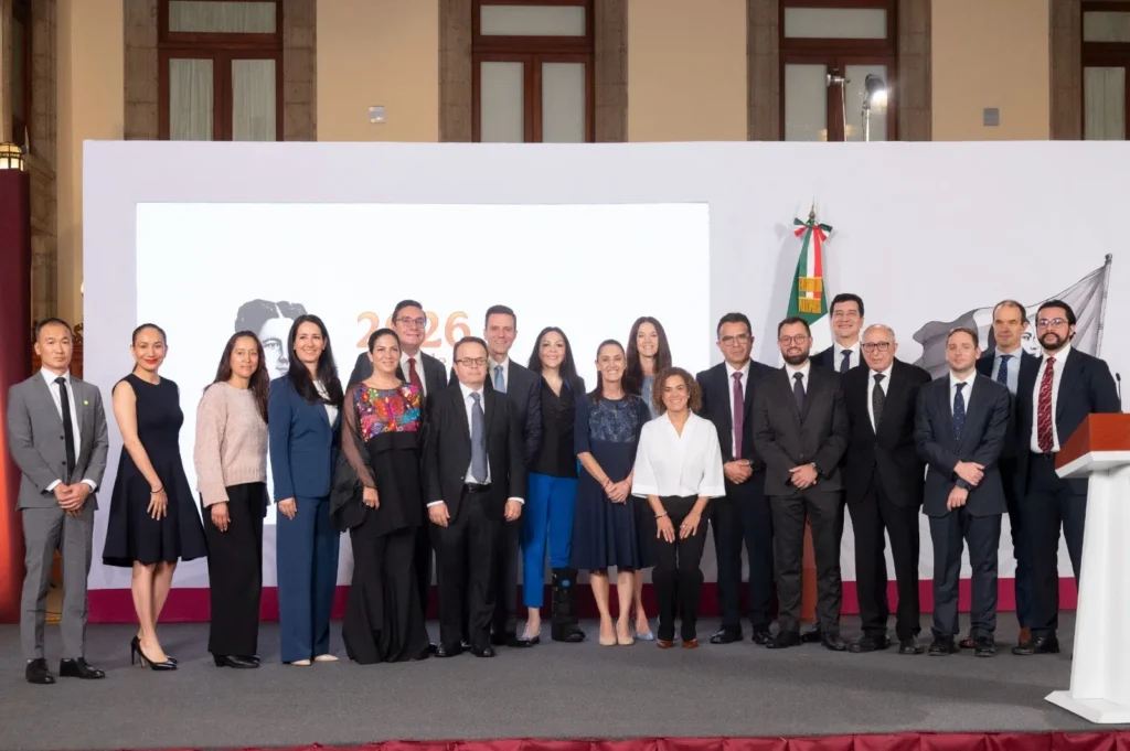 Claudia Sheinbaum destaca que inversión de 21 mil mdp de empresas farmacéuticas incrementará producción de medicamentos y fortalecerá la industria