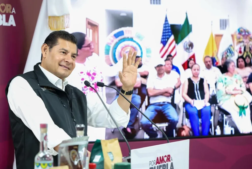 Con Casas de Representación y Obra Comunitaria, Gobierno Estatal fortalece defensa de migrantes
