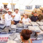 Con tianguis del bienestar, Gobierno Federal y estatal regresa al pueblo lo robado