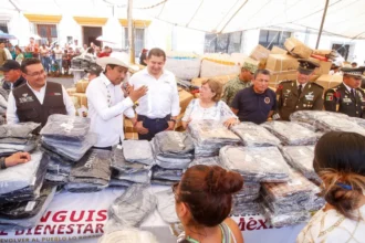 Con tianguis del bienestar, Gobierno Federal y estatal regresa al pueblo lo robado
