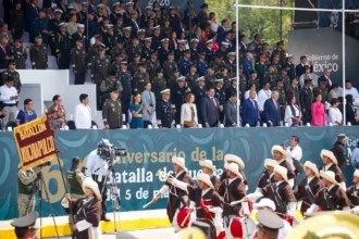Desfile del 5 de mayo en Puebla carros alegóricos destacan proyectos del gobierno estatal