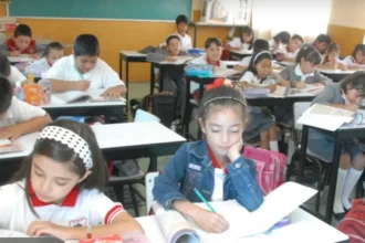 El calendario escolar se queda como estaba y las clases terminan en julio