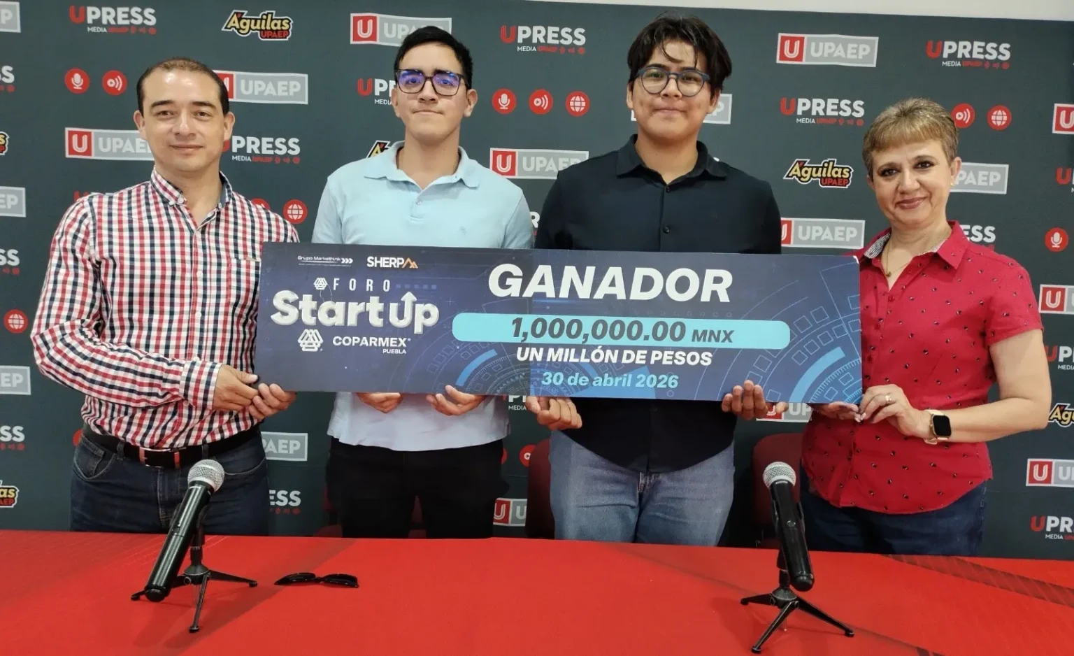 Estudiantes de UPAEP ganan premio COPARMEX con NutriApp, plataforma de salud preventiva