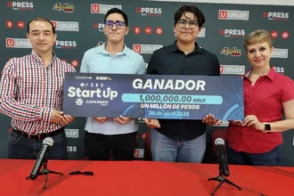 Estudiantes de UPAEP ganan premio COPARMEX con NutriApp, plataforma de salud preventiva