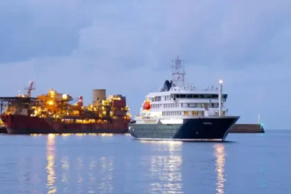 Evacuan bajo máximo rigor el crucero del hantavirus