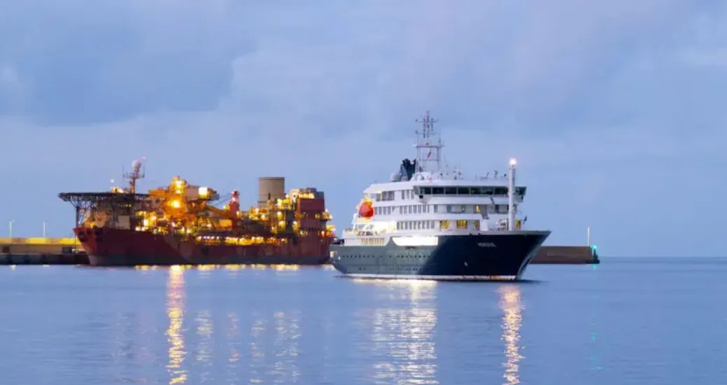 Evacuan bajo máximo rigor el crucero del hantavirus