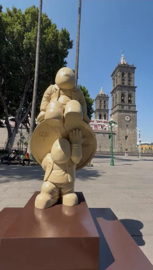 Exposición “Viajando con Timoteo” llega al Zócalo y Palacio Municipal de Puebla