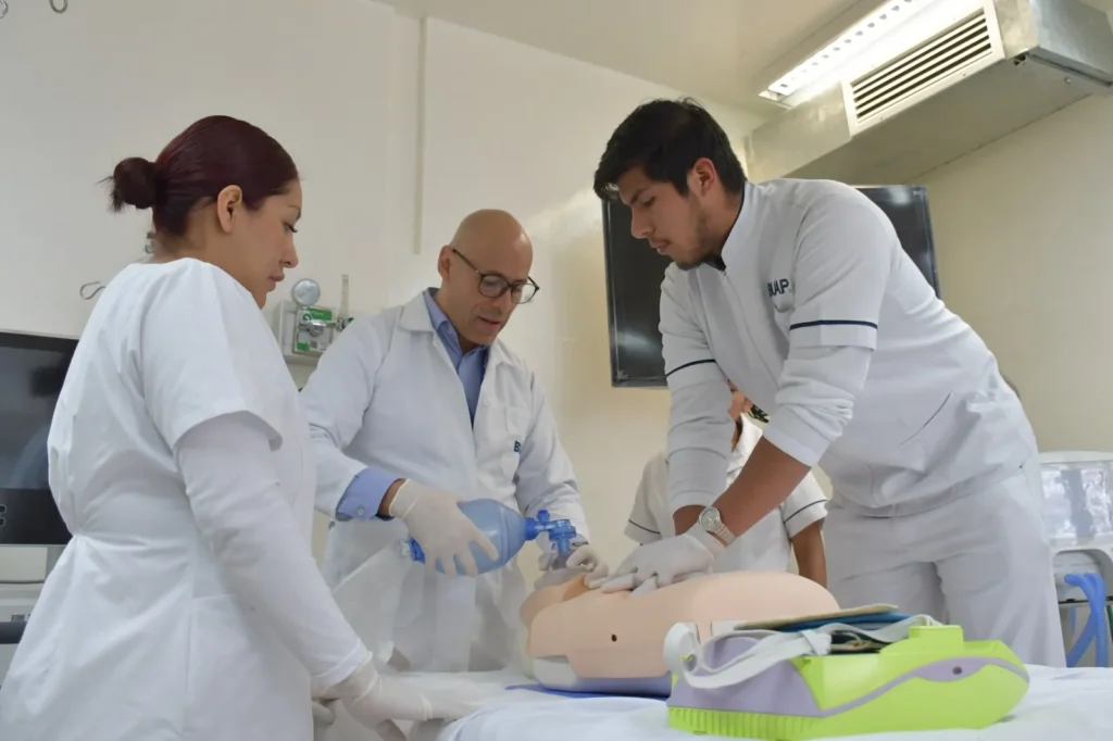 Facultad de Enfermería BUAP es centro certificador en atención de emergencias