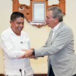 Firma Pepe Chedraui hermanamiento entre Puebla capital y Huatulco
