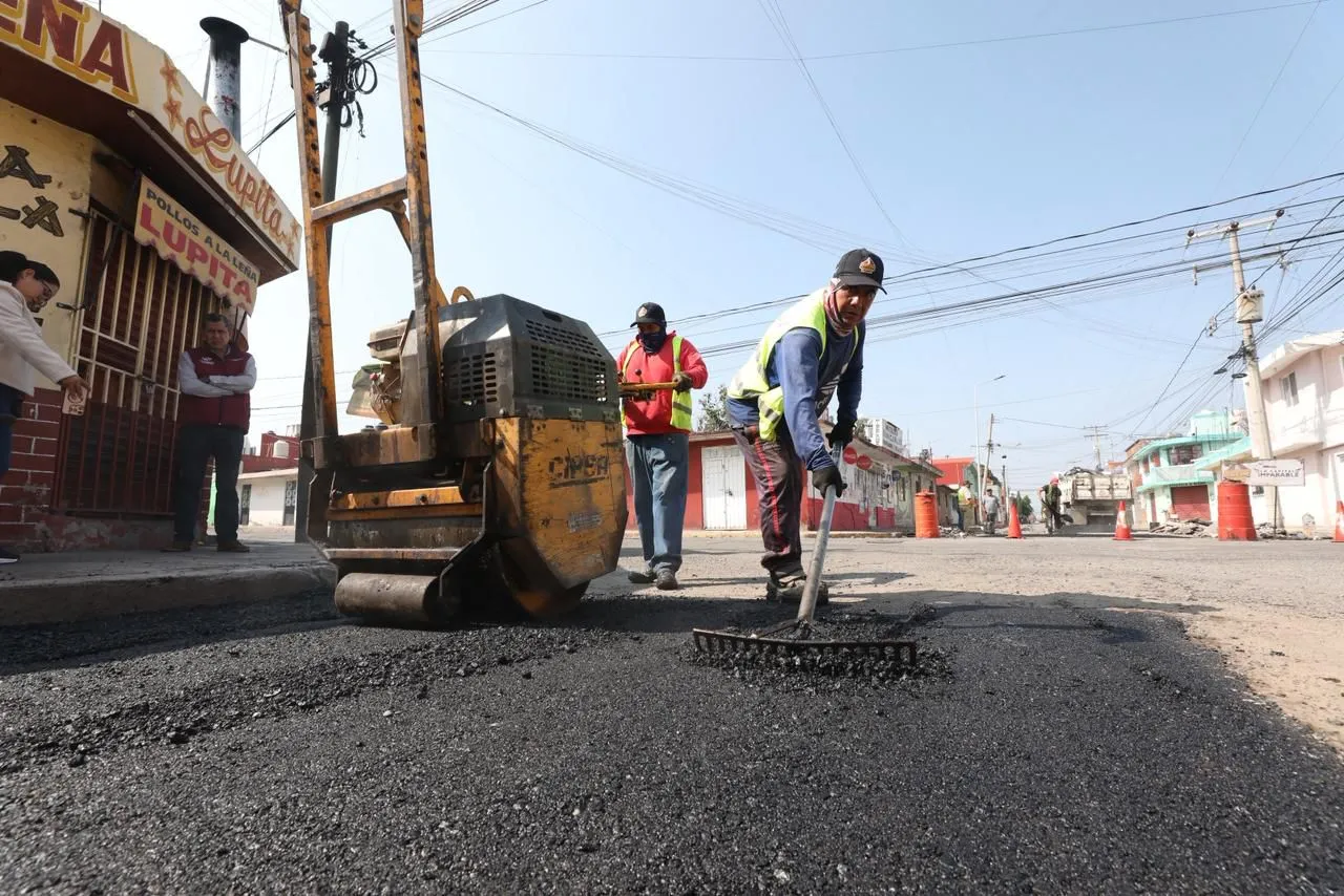 Gobierno de Pepe Chedraui da seguimiento a labores de bacheo en El Patrimonio
