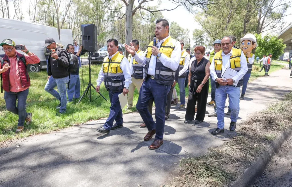 Gobierno de Puebla impulsa rehabilitación de vialidades; Lateral México‑Puebla avanza 60%