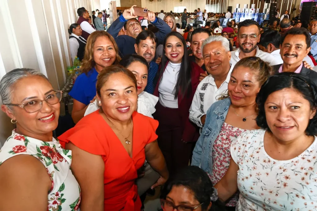 Gobierno de Tonantzin Fernández reconoce la trayectoria y esfuerzo del magisterio de San Pedro Cholula