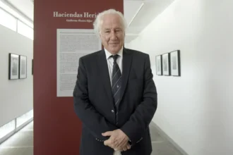 Imparte Christian Duverger conferencia acerca de la relación entre México y Francia a través de la literatura