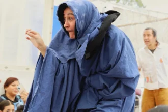 La actriz poblana Karla Muñoz de Cote protagoniza “Gelatina de Plata – Fueguitos detrás de la serranía transparente”.