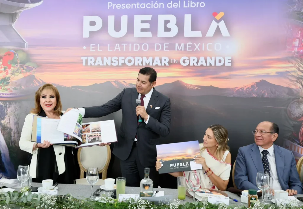 Libro Puebla, el Latido de México, proyecta riqueza cultural y turística del estado