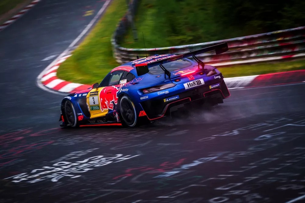 Max Verstappen se clasifica cuarto en sus primeras 24 Horas de Nürburgring
