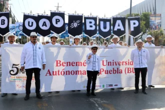 Participa BUAP en el desfile conmemorativo por el 164 Aniversario de la Batalla del 5 de Mayo