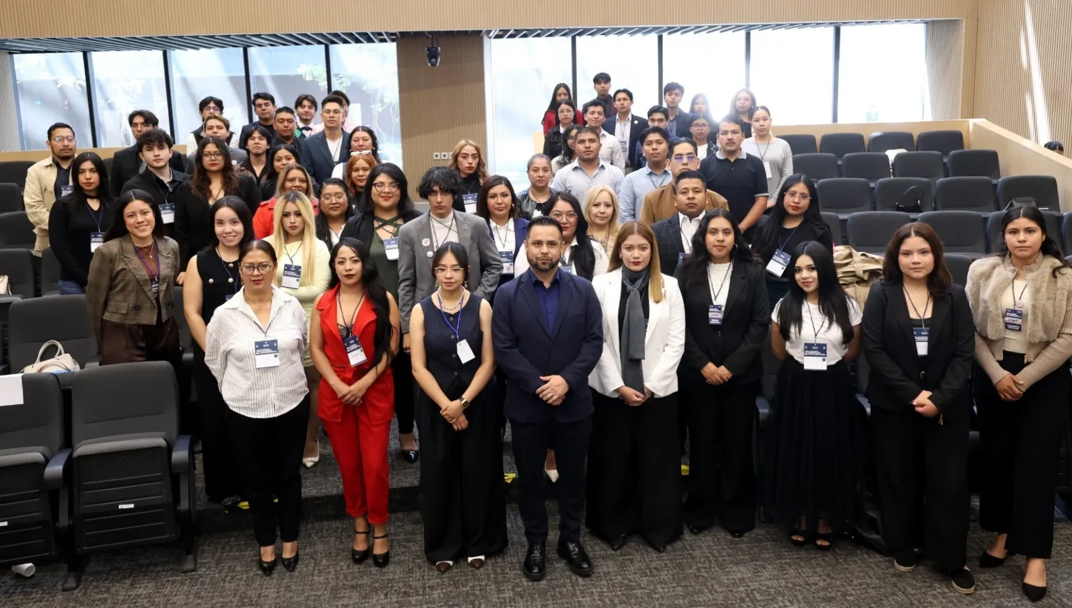 Participa diputado Jaime Aurioles en el 2° Congreso de Derecho Parlamentario con jóvenes
