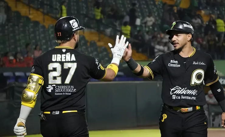 Pericos recibe a los Diablos Rojos en el Estadio Hermanos Serdán
