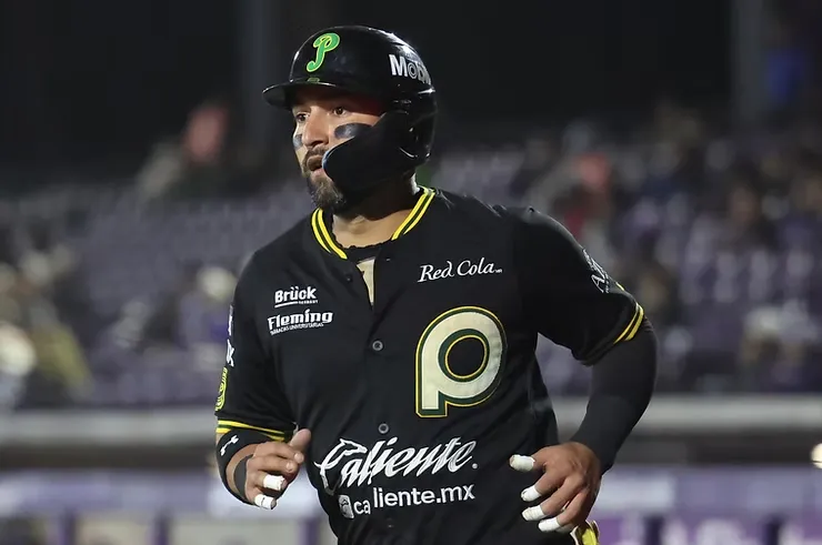 Pericos se adelanta en la serie ante Los Conspiradores