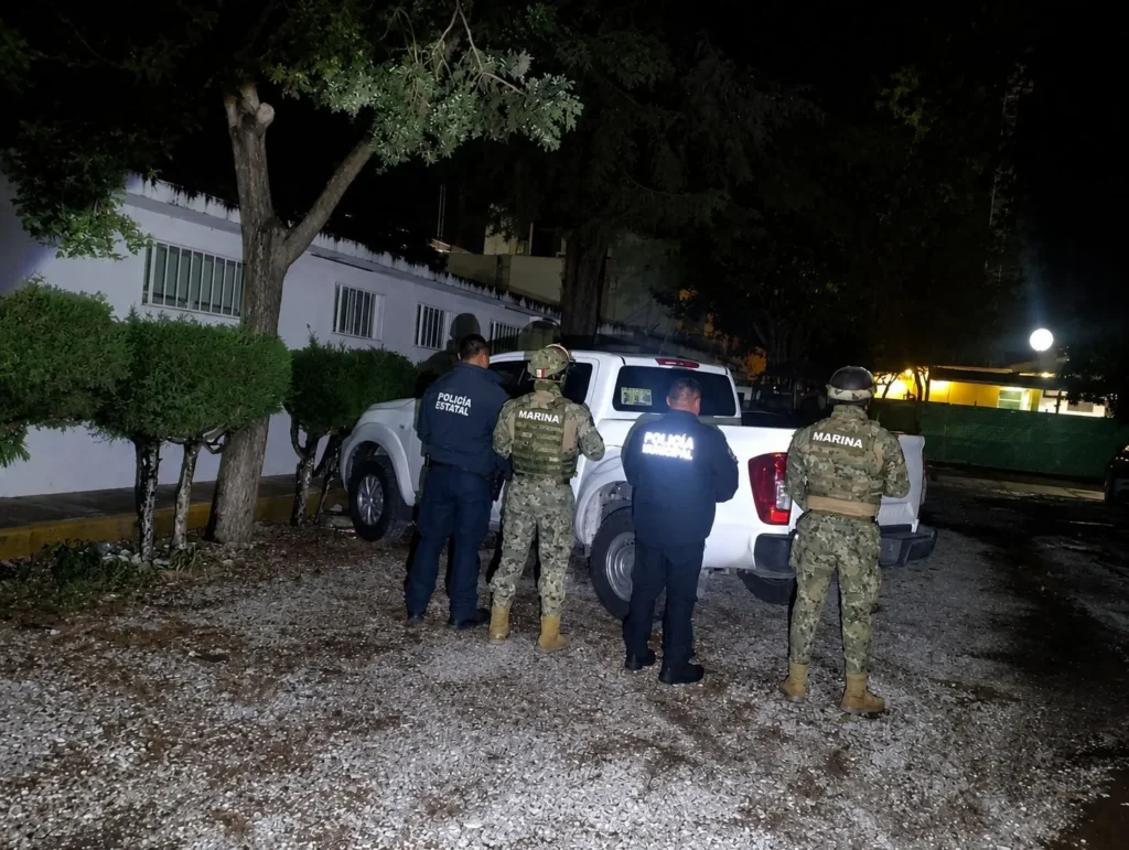 Policías de Amozoc, Estatales y Marina recuperan vehículo con reporte de Robo.