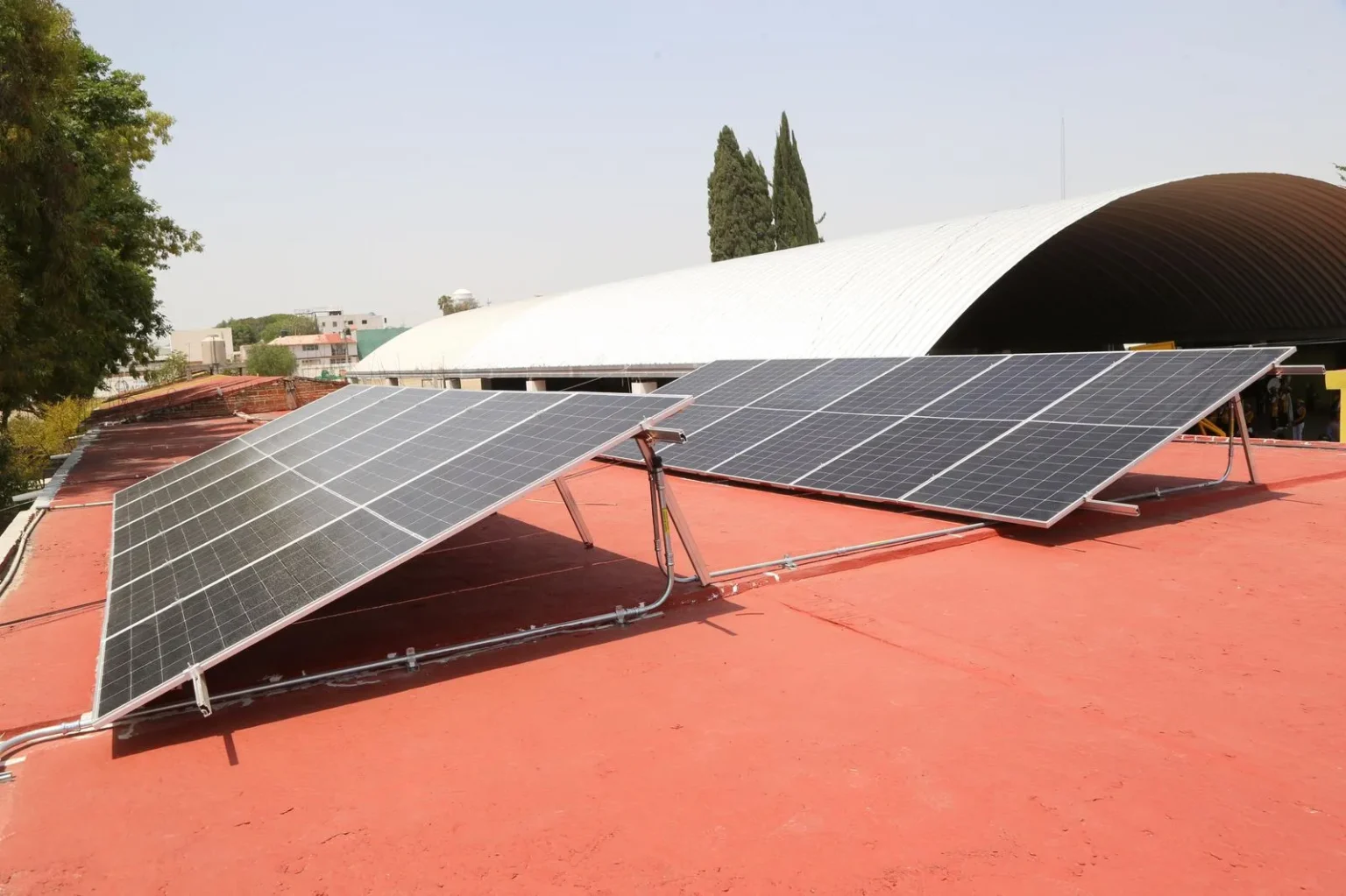 Presidenta Sheinbaum reconoce iniciativa de transición energética de Puebla en producción de paneles solares