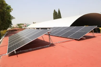 Presidenta Sheinbaum reconoce iniciativa de transición energética de Puebla en producción de paneles solares