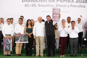 Puebla recibe insumos y maquinaria de Pemex para obras y seguridad, tras recuperar hidrocarburos