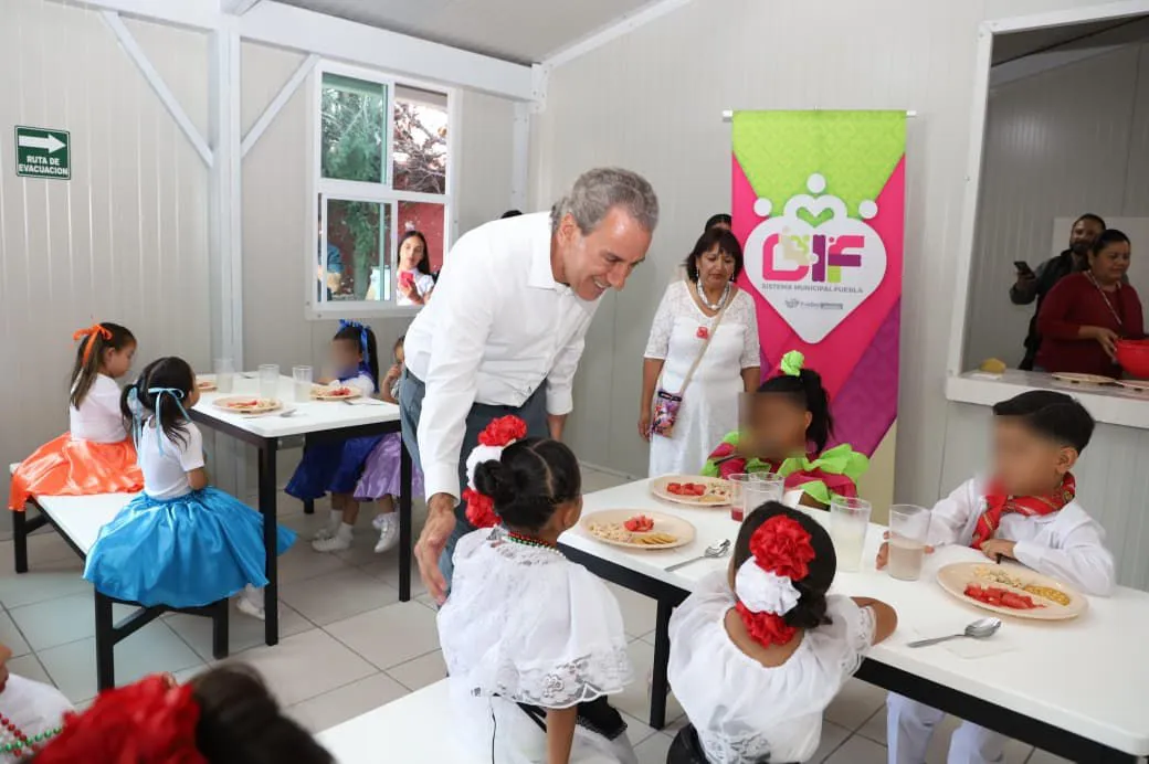 Reafirma Pepe Chedraui apoyo a escuelas con nuevos desayunadores escolares