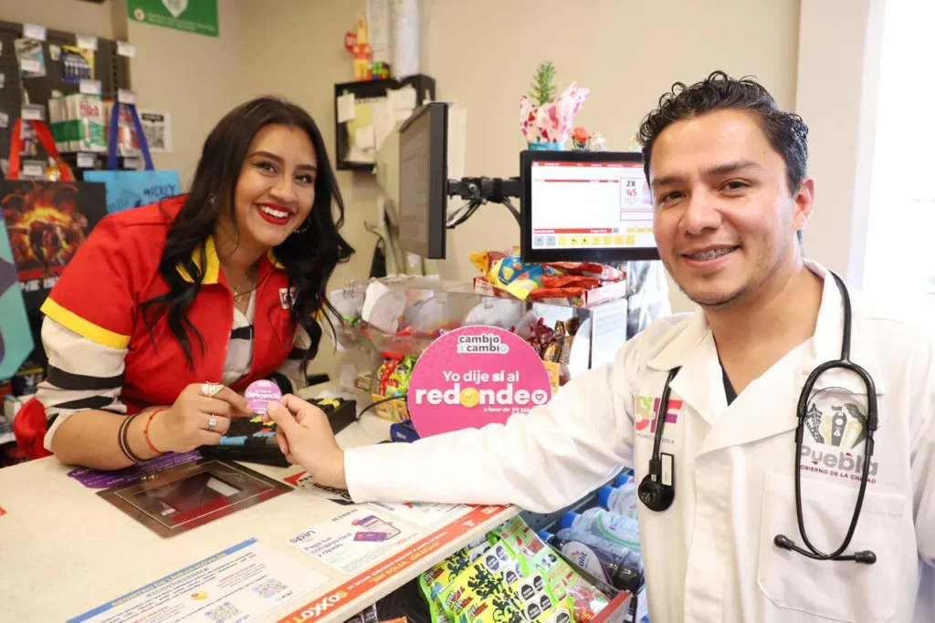 Recibe DIF Puebla Capital estafeta oficial del programa “Cambio x Cambio” de la cadena OXXO