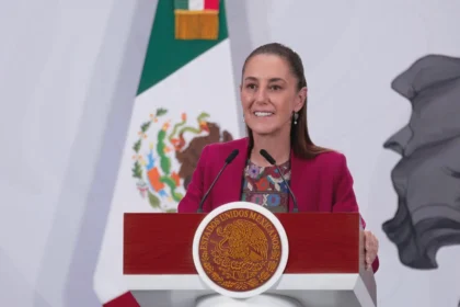 “Resultados que Transforman” Claudia Sheinbaum presenta el prototipo del minivehículo eléctrico mexicano Olinia