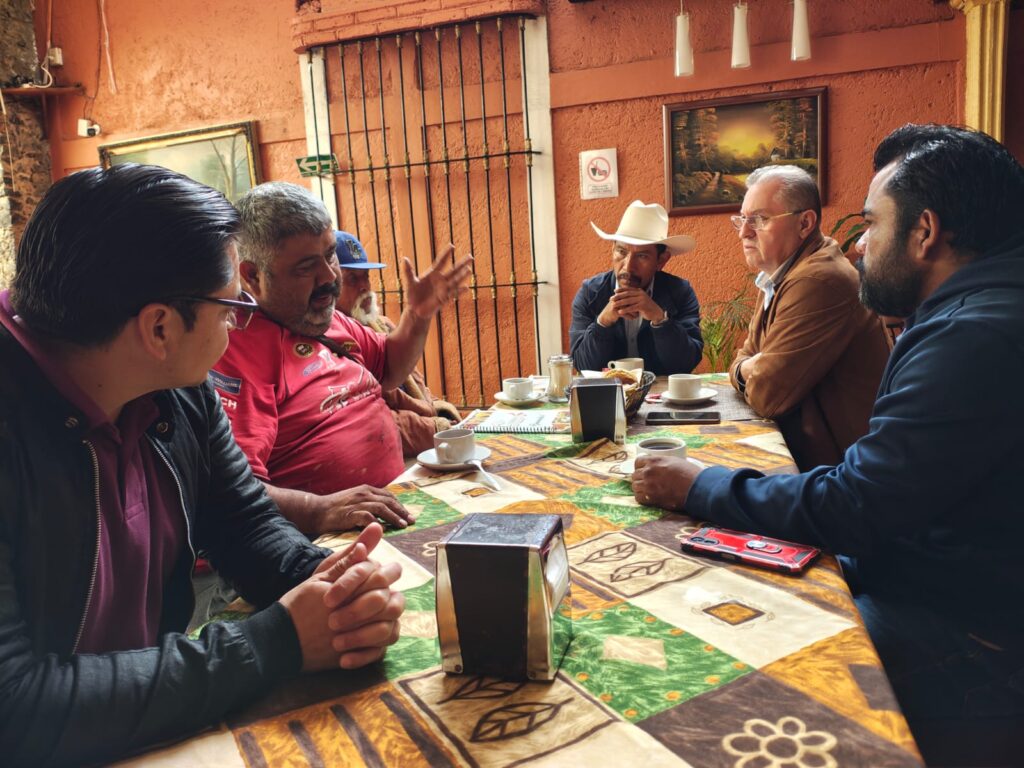Rubén Maldonado fortalece lazos con líderes de Huauchinango en encuentro comunitario