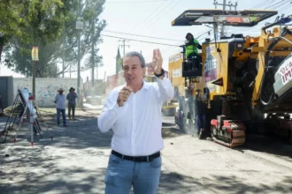 Supervisa Pepe Chedraui intervención del Tren Capitalino de Pavimentación en la colonia Vicente Guerrero