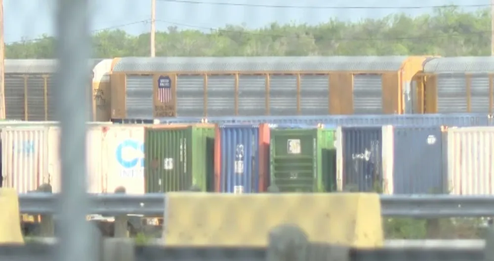 Tragedia en Texas: Mueren seis migrantes por golpe de calor en contenedor de carga; una mexicana entre las víctimas