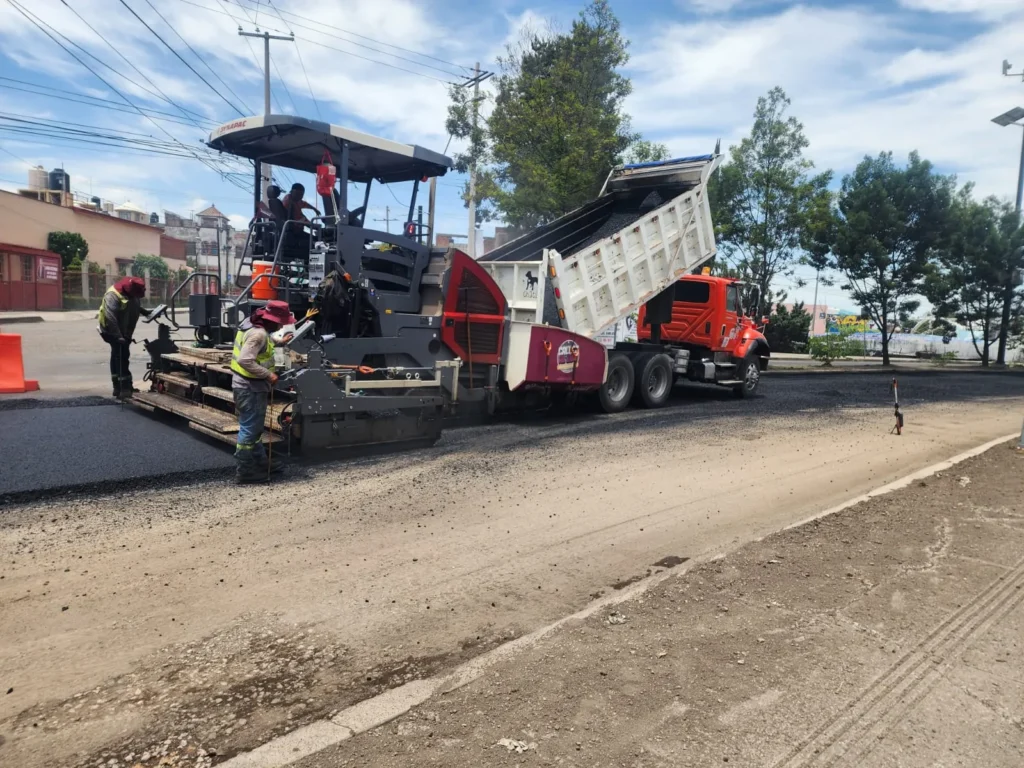 Acelera Pepe Chedraui transformación vial con el Tren Capitalino de Pavimentación