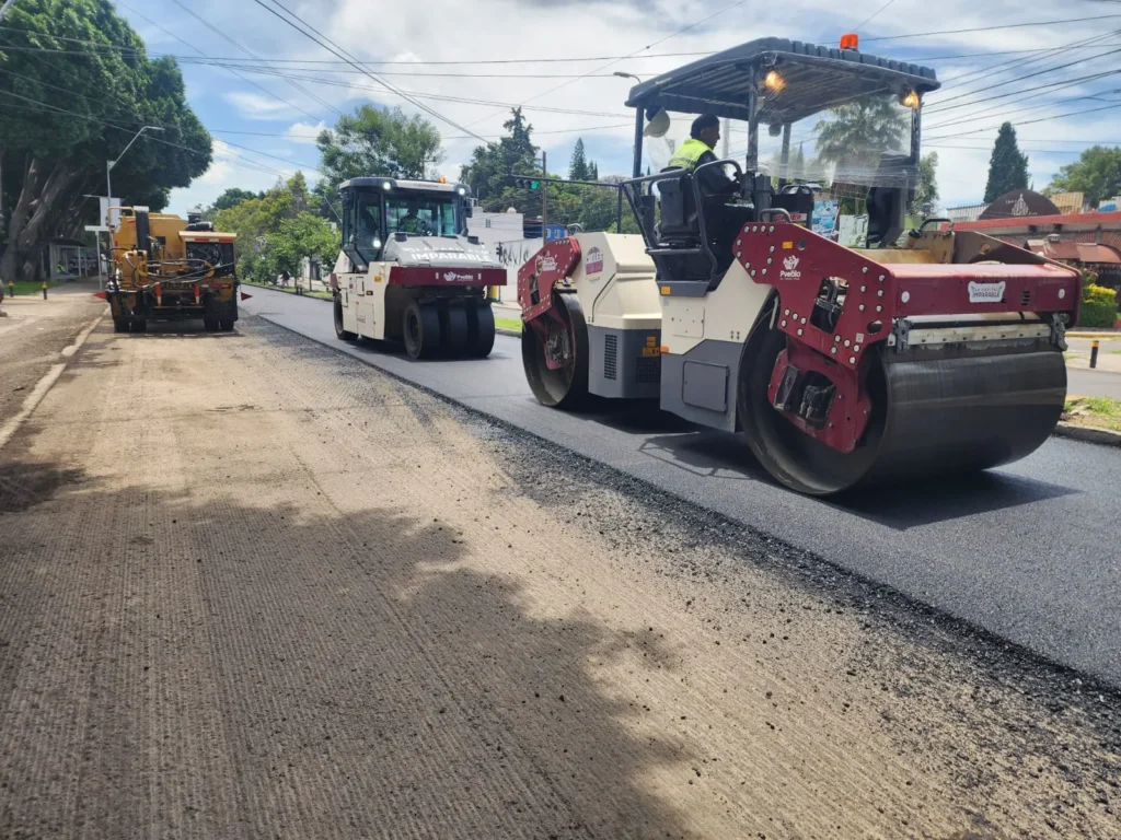 Acelera Pepe Chedraui transformación vial con el Tren Capitalino de Pavimentación