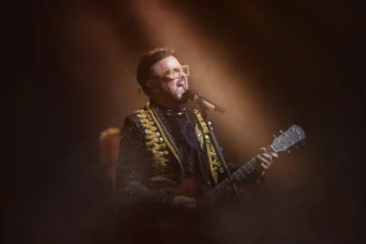 Alex Syntek llegará a Puebla con la gira “Total Syntek” para celebrar 35 años de trayectoria
