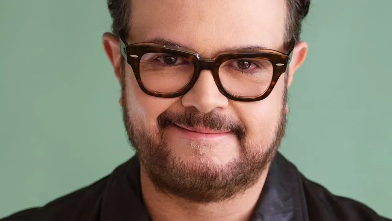 Alex Syntek llegará a Puebla con la gira “Total Syntek” para celebrar 35 años de trayectoria