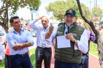 Armenta proyecta pavimentar 420 kilómetros de vialidades durante 2026, con maquinaria propia y apoyo federal