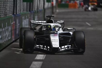 Checo Pérez se incendia al final de la Práctica 2