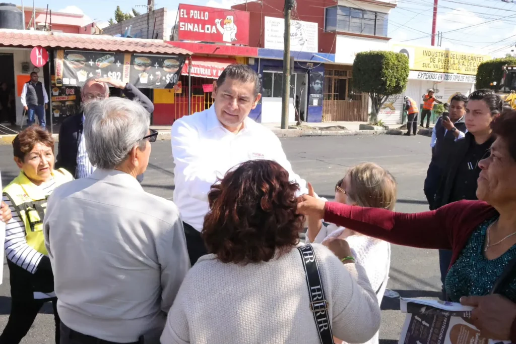 Claudia Sheinbaum reconoce estrategia de pavimentación impulsada por Alejandro Armenta en Puebla