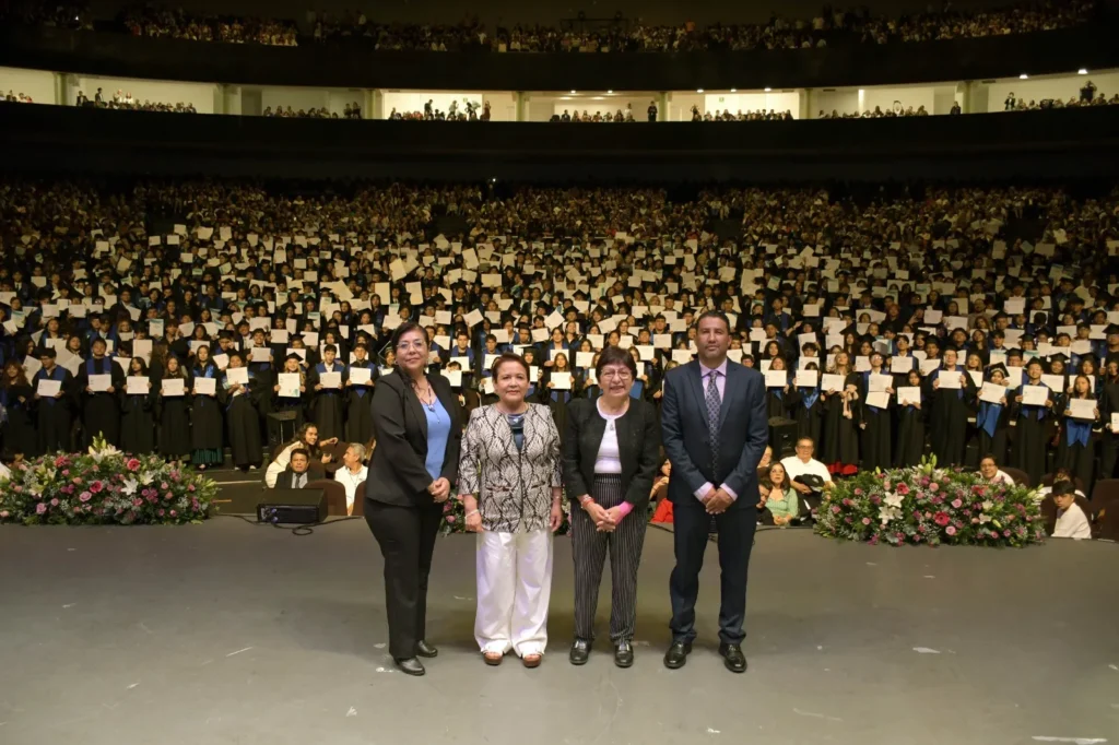 Culminan estudios 802 alumnos de la Preparatoria 2 de Octubre de 1968 de la BUAP
